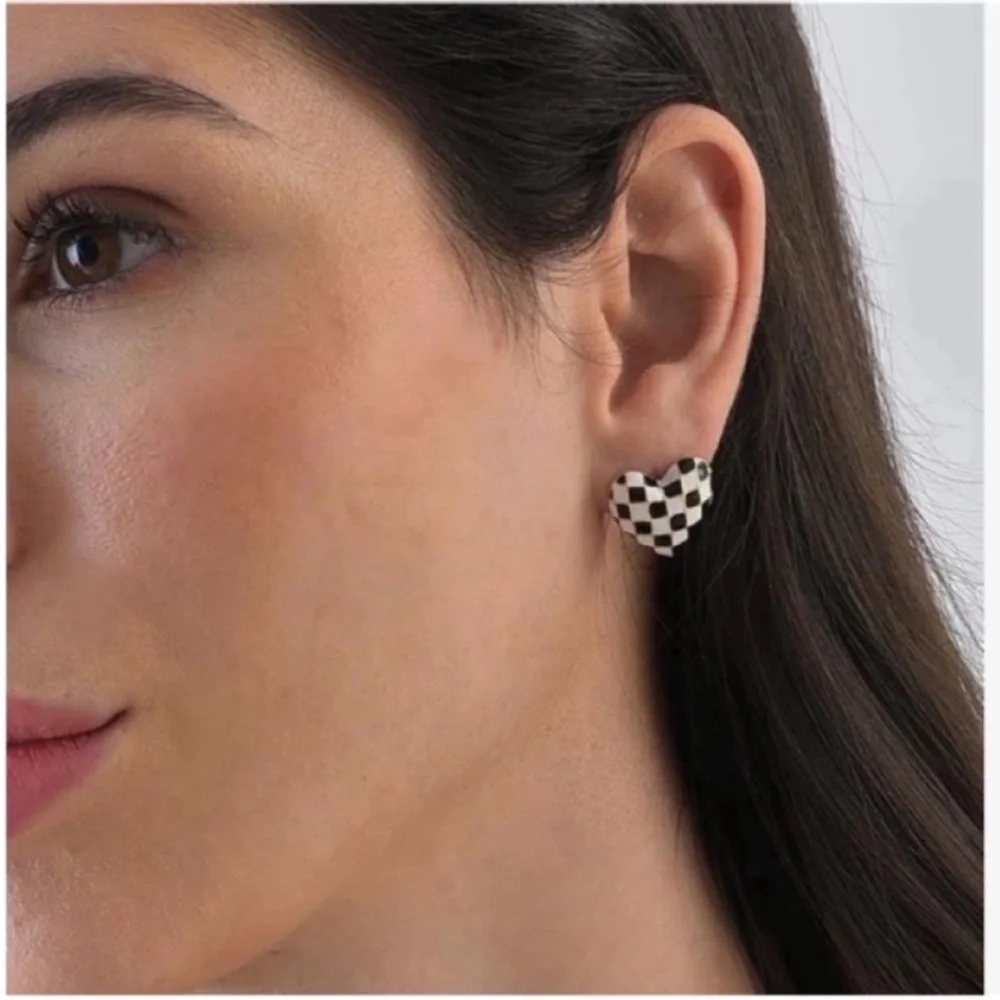 New! Mackenzie Black and White Checkered Heart Earrings (1045) NWOT - Picture 2 of 3
